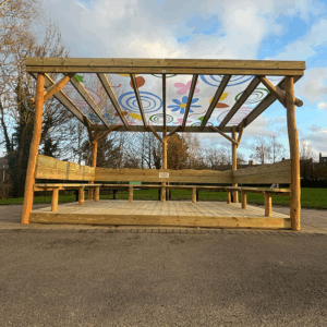 Robinia Shelter with Perspex Patterned Roof