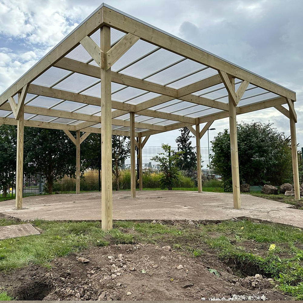 Outdoor Shelter with Clear Polycarbonate Roof