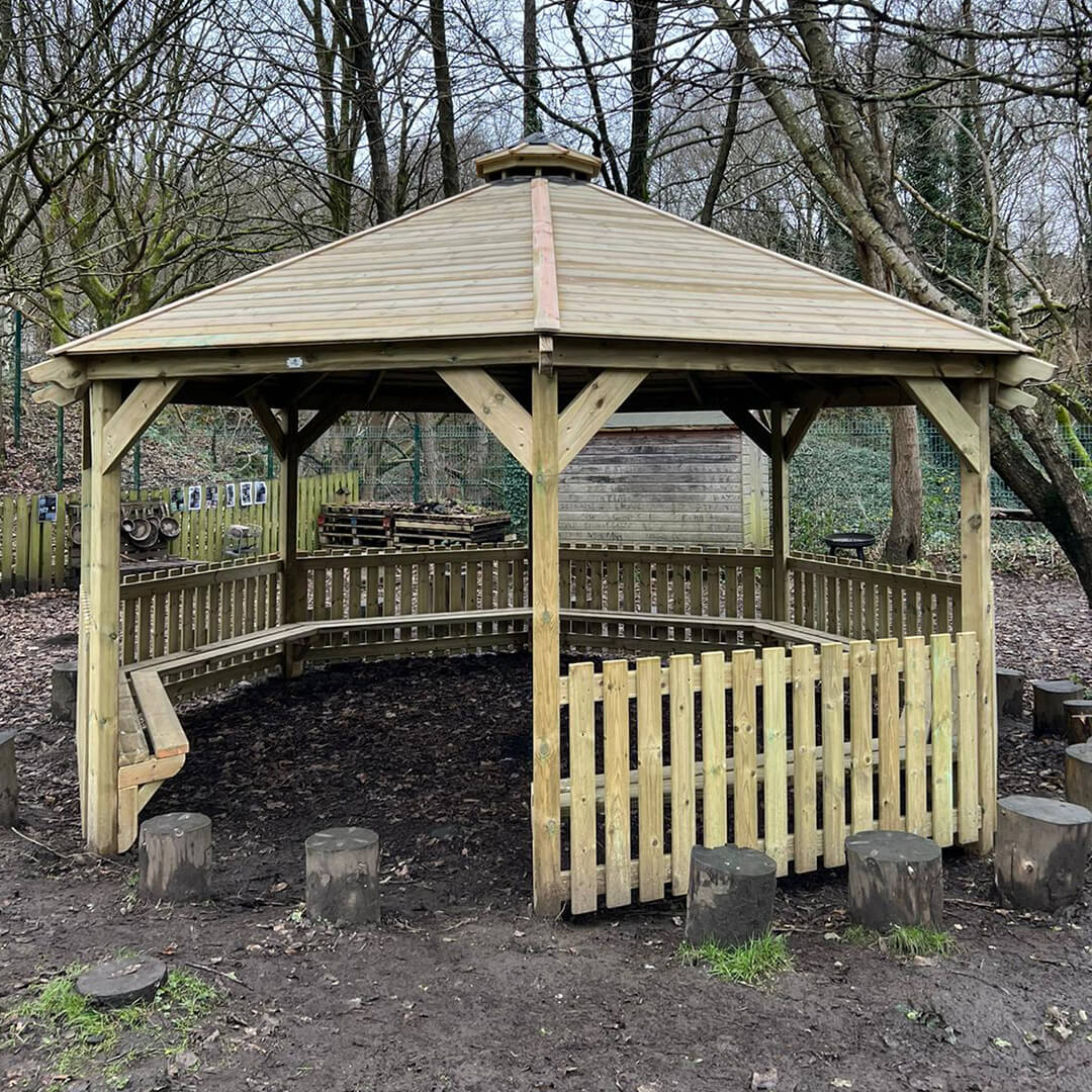 firepit-shelter-primary-school-derbyshire-1-1