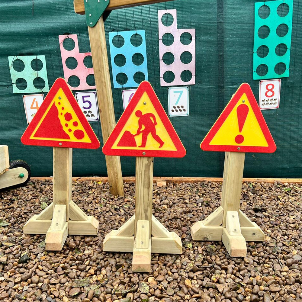 Outdoor Construction Road Signs (Set of 3)