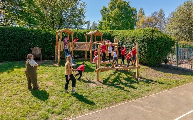 Bespoke Outdoor Playground (2)