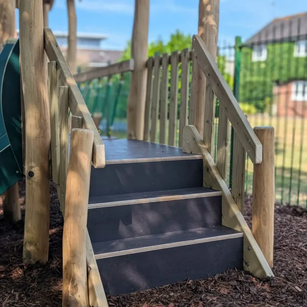 Bespoke Robinia Adventure Tower (6)