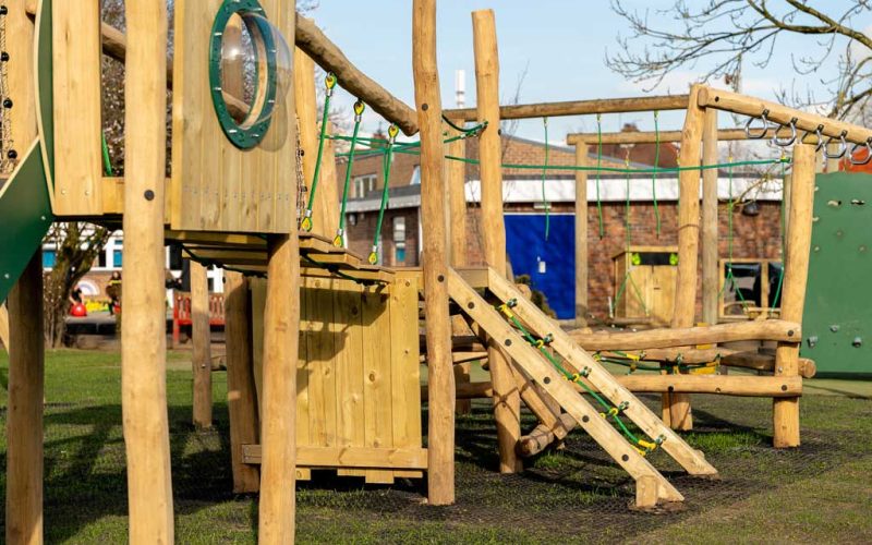 Bespoke Robinia Agility Hub (1)