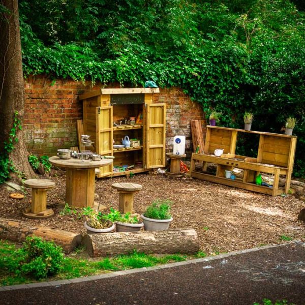 Sensory Mud Kitchen (2)