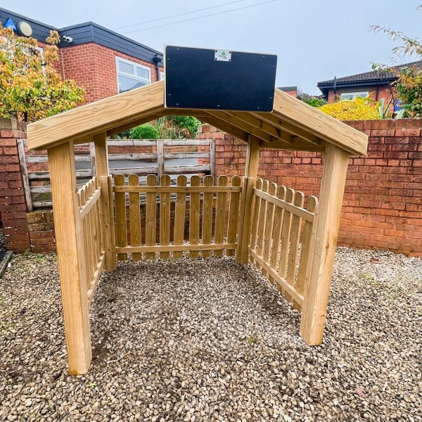 Sustainble Robinia Outdoor Classroom (11)