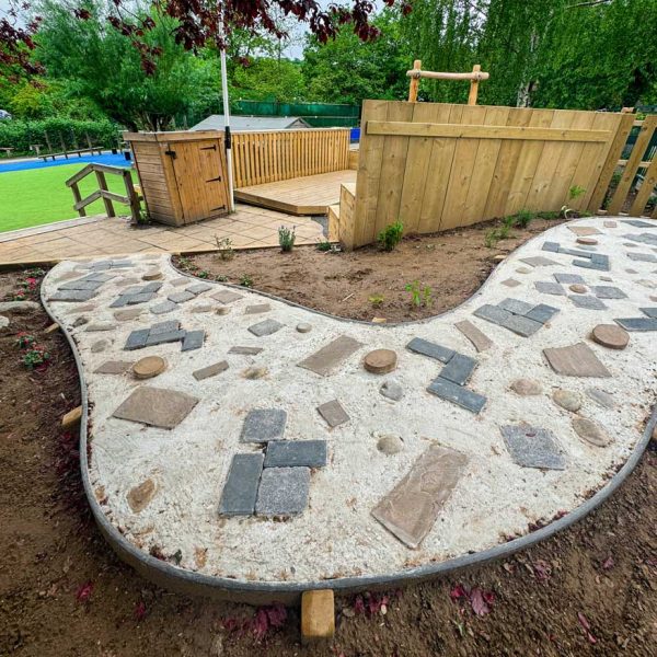 Timber Amphitheatre and Role Play Features (7)